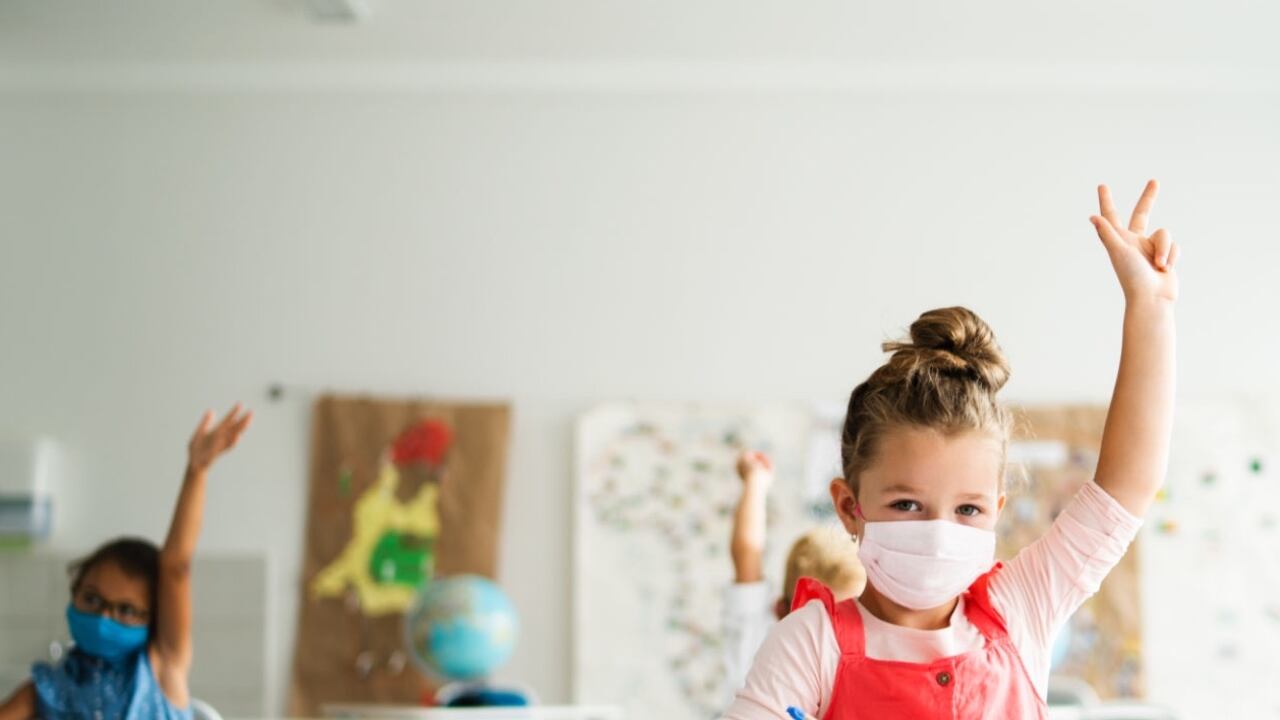 Son ya varios los gobiernos europeos que han reafirmado el calendario previsto y se han limitado a introducir cambios menores en el protocolo sanitario.