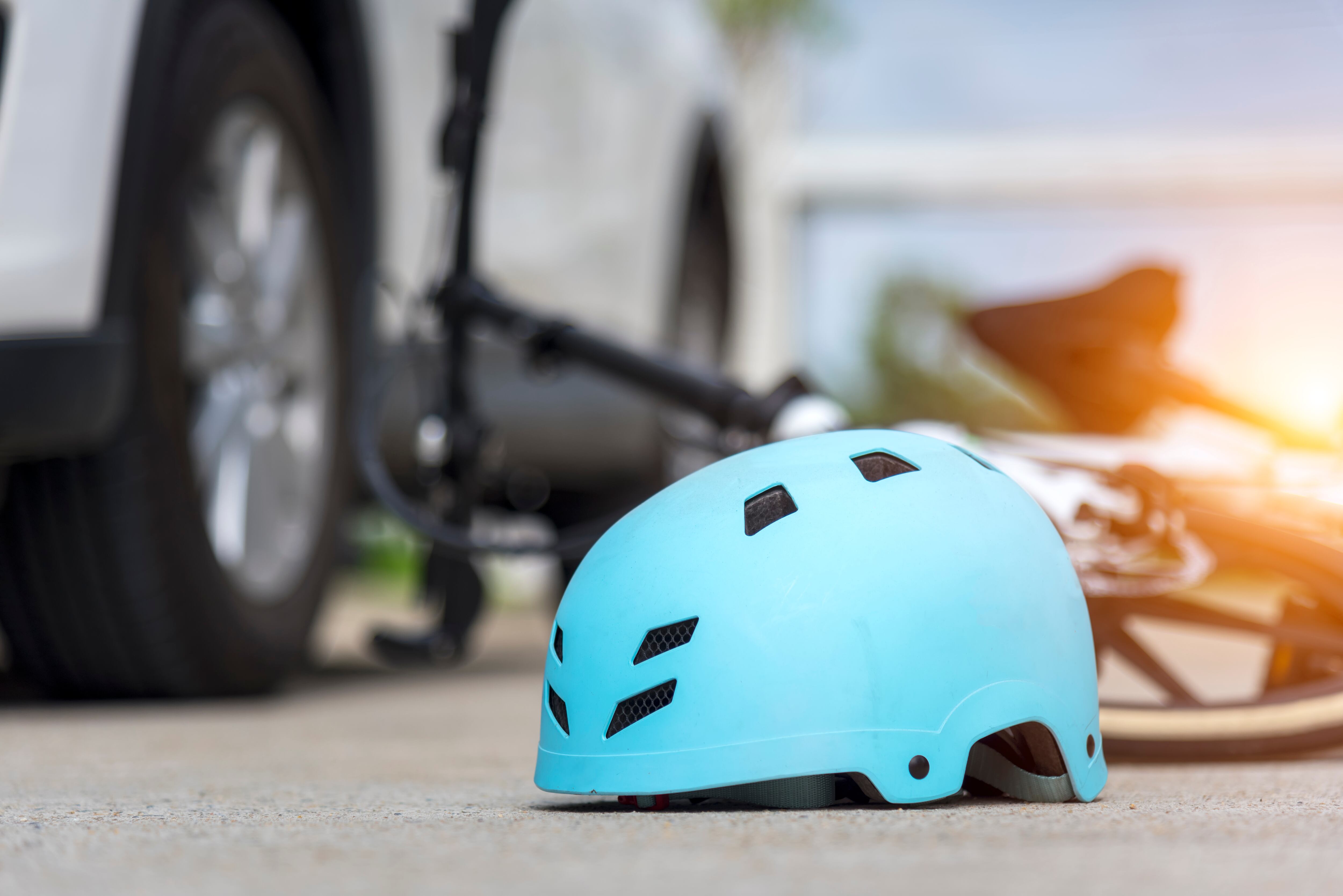 Accident car crash, Bicycle helmet accident safety