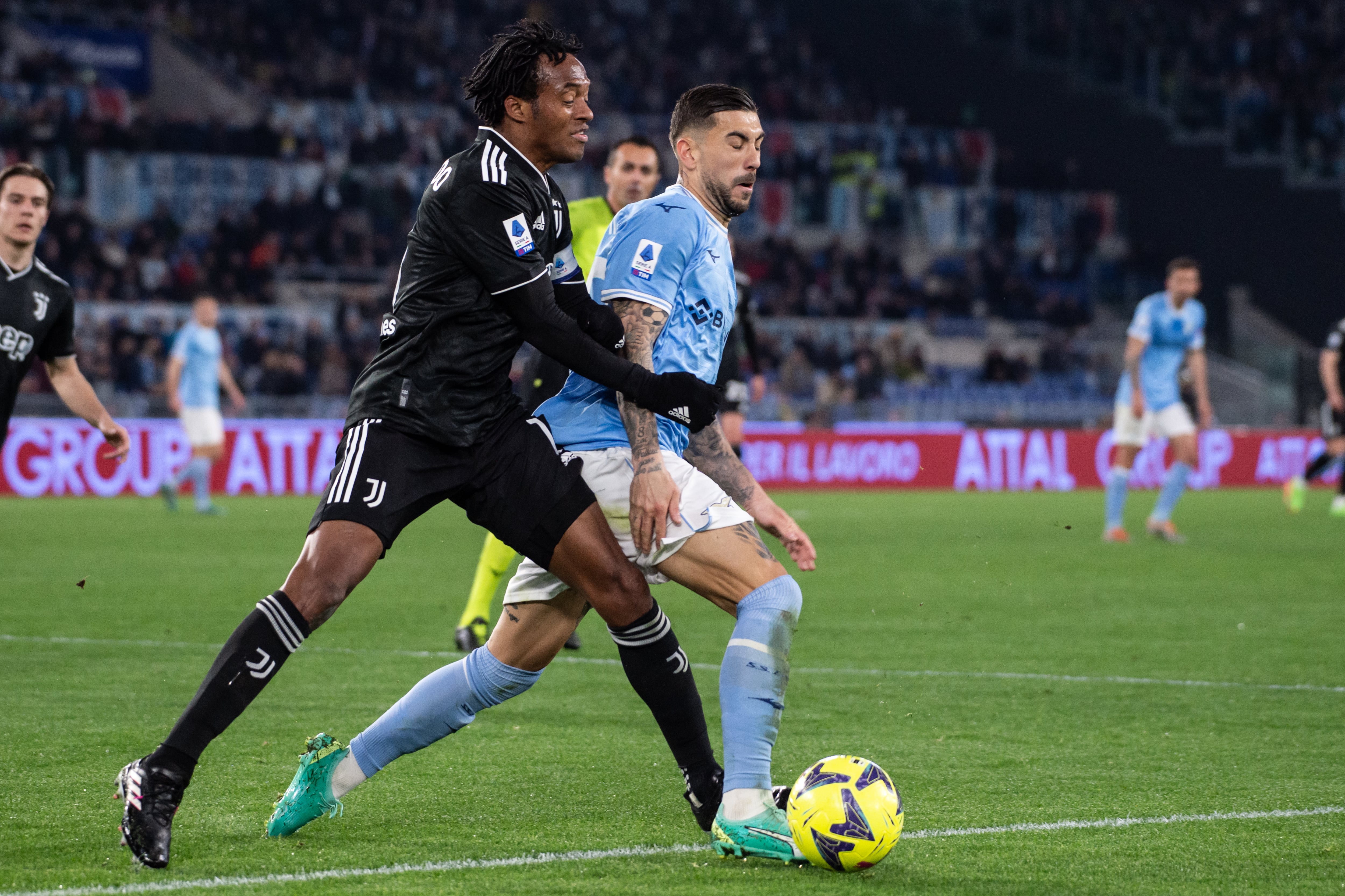 Juan Cuadrado en el duelo con Lazio por Serie A.