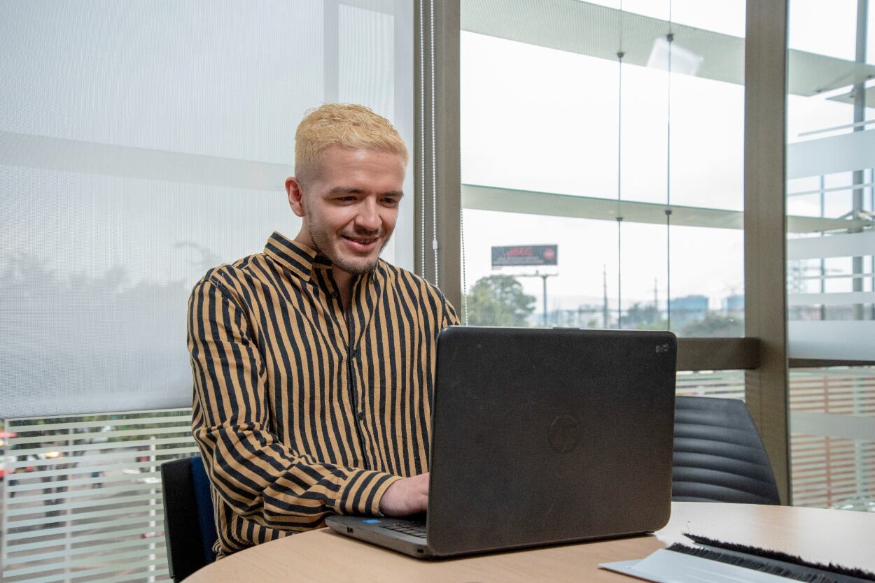 La Agencia también presta servicios adicionales como la capacitación de forma diferencial, dependiendo del país de origen, que les permita a los beneficiarios entender asuntos de carácter cultural, organizacional, jurídico, del entorno laboral y social, documentación y de otros campos.