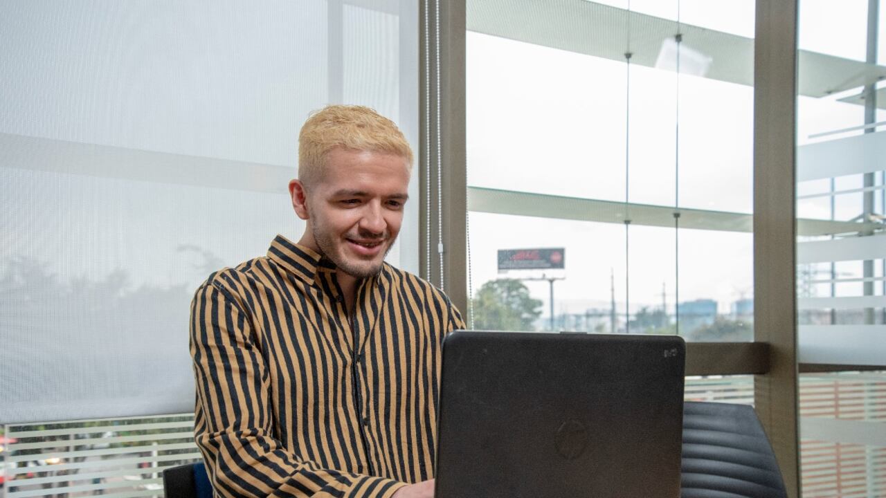 La Agencia también presta servicios adicionales como la capacitación de forma diferencial, dependiendo del país de origen, que les permita a los beneficiarios entender asuntos de carácter cultural, organizacional, jurídico, del entorno laboral y social, documentación y de otros campos.