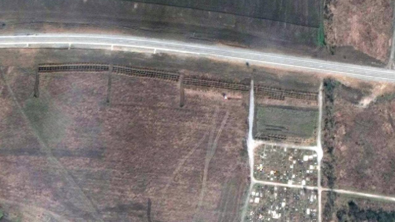 Alcalde de Mariupol advierte que fosa común hallada en su territorio representa una masacre 20 veces superior a la de Bucha.