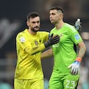Hugo Lloris y Emiliano Martínez.