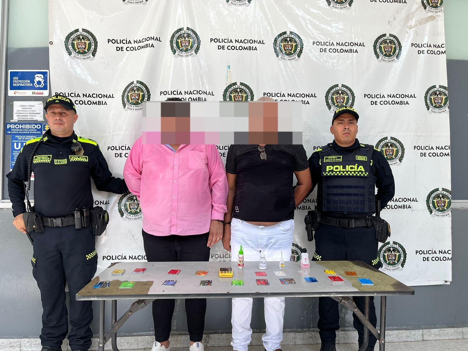 Los dos sujetos fueron presentados ante la Fiscalía General de la Nación