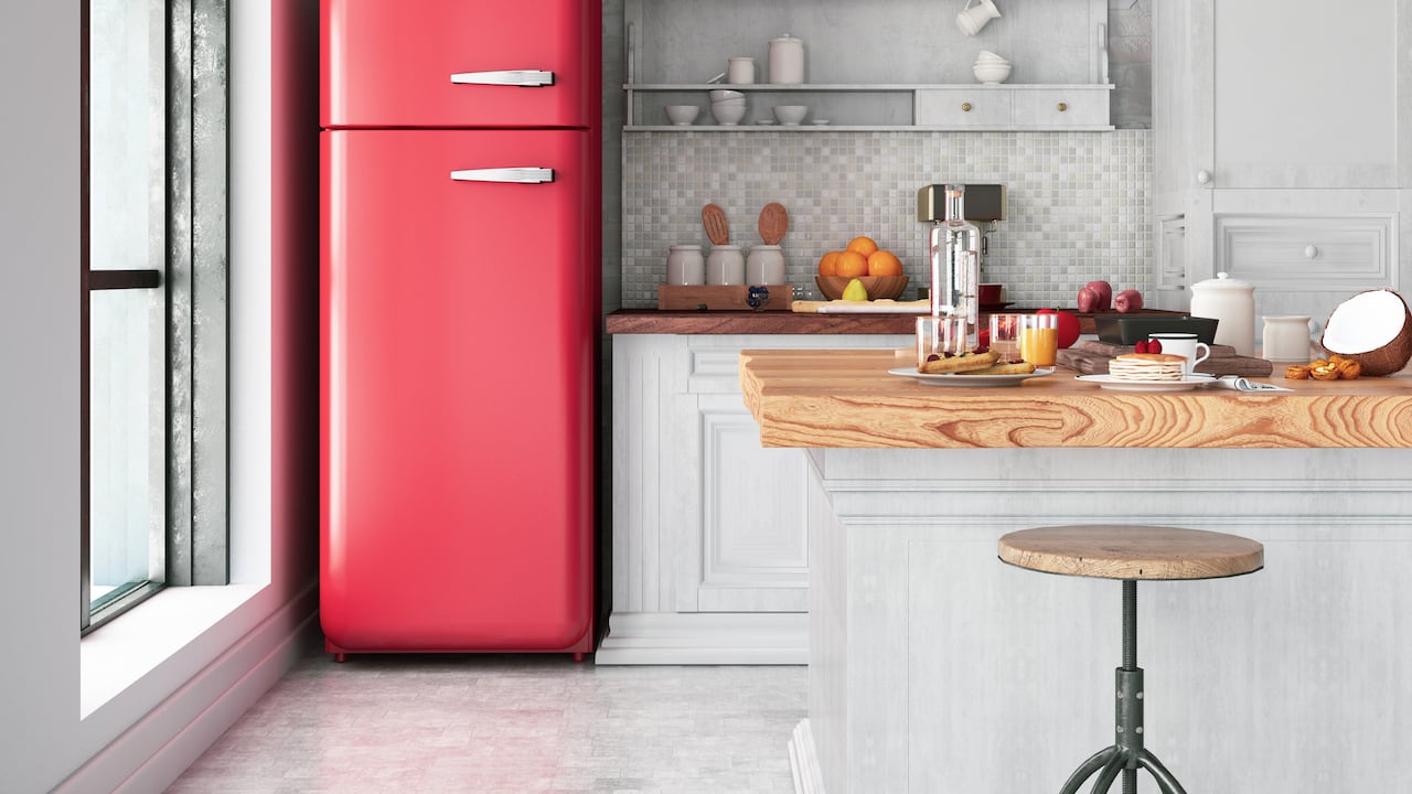 La instalación del refrigerador cerca de la pared es un error que afecta tanto su rendimiento como la eficiencia energética.