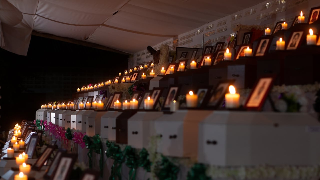 Después de 17 años, las víctimas de Bojayá pudieron sepultar a sus familiares según los usos y costumbres ancestrales del pueblo negro del Atrato.