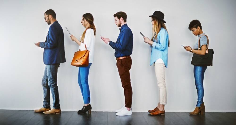 Durante la temporada navideña, las empresas de contratación temporal abren convocatorias para contratar empleados para la venta de ropa y accesorios de las principales marcas del país.