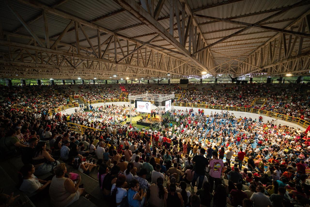Multitudinario encuentro del Partido Liberal en La Dorada, Caldas.