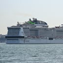MSC Grandiosa, un crucero de clase Meraviglia Plus de 181 541 GT propiedad de y operado por MSC Cruceros, navega por el río Tajo después de salir de la terminal de cruceros el 17 de septiembre de 2022 en Lisboa, Portugal. (Photo by Horacio Villalobos Corbis/Corbis via Getty Images)