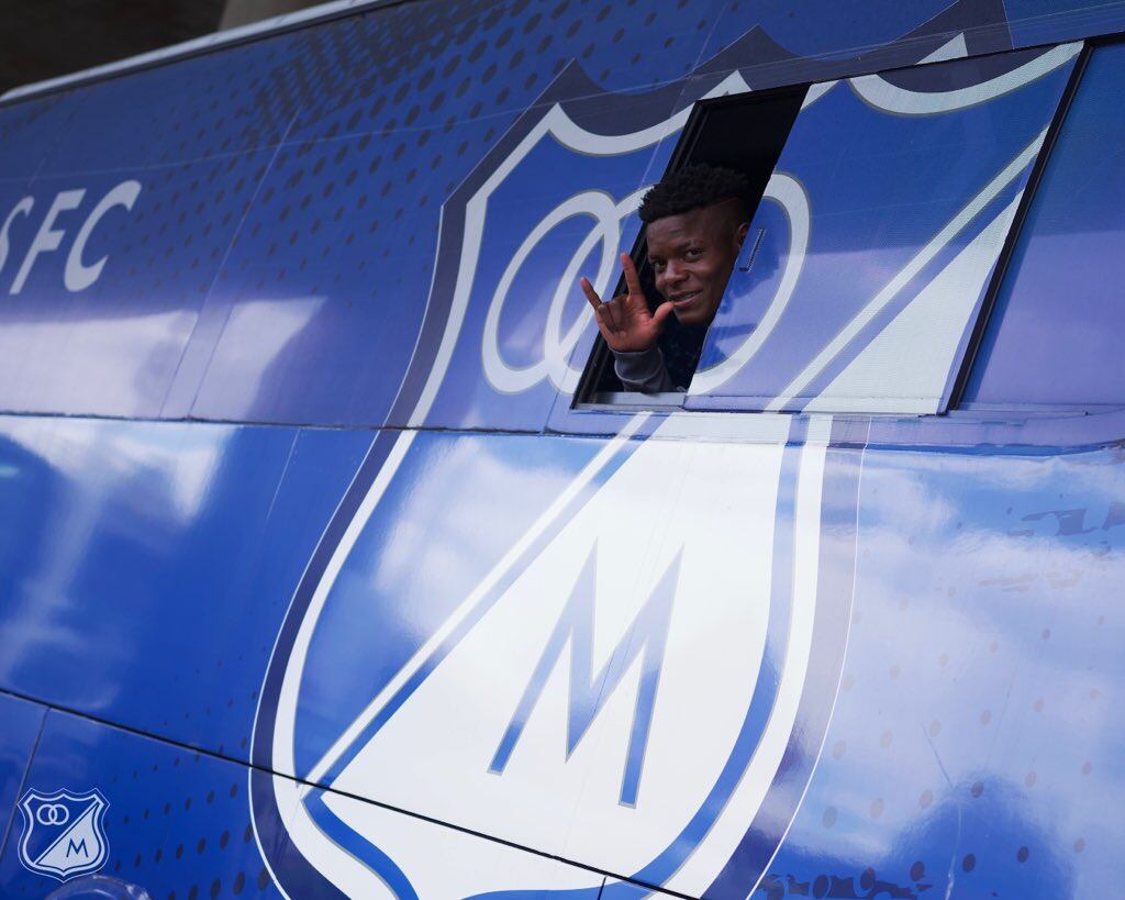 Millonarios regresó esta mañana a Bogotá y se transportó en su bus oficial