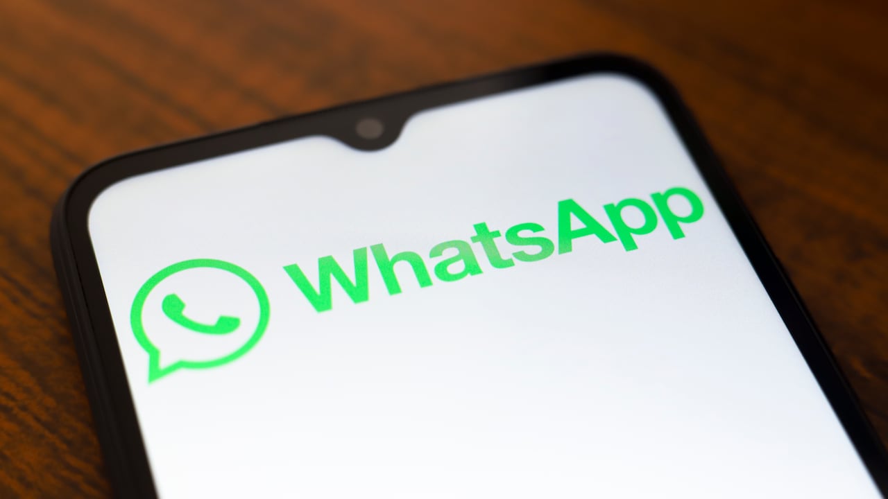 ¿Cómo escanear documentos directamente desde WhatsApp?.