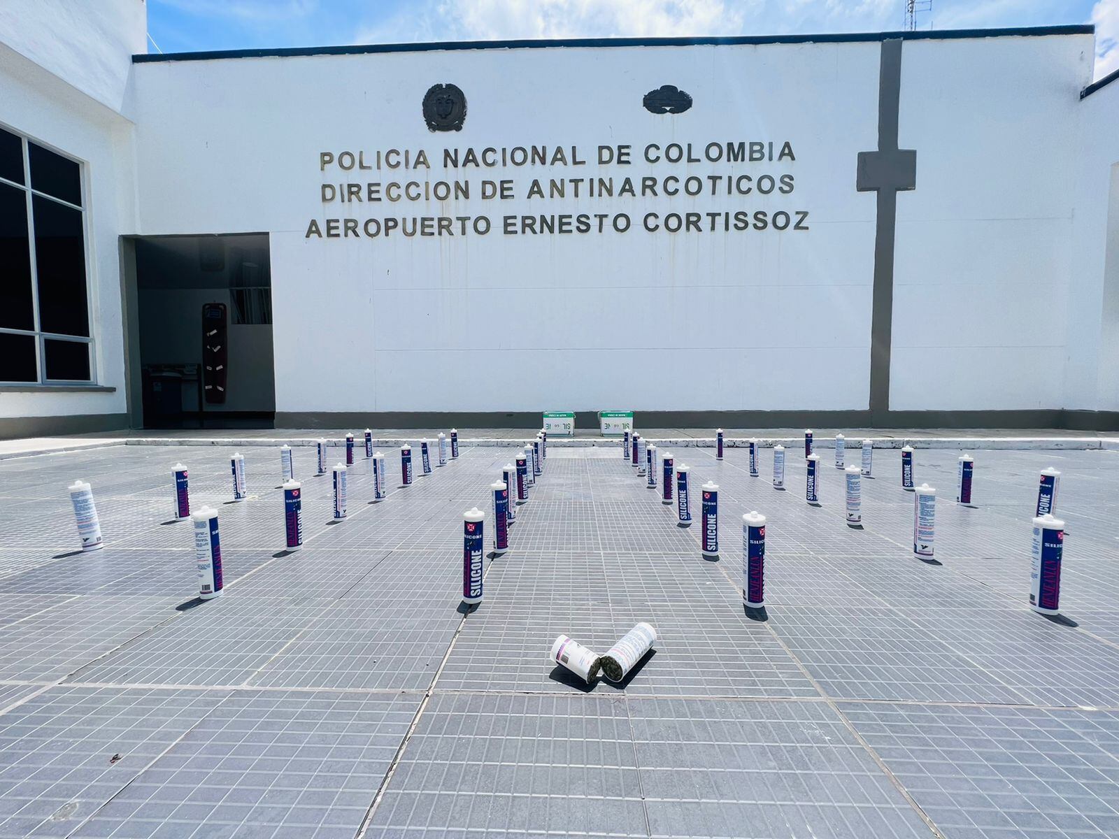 Dentro de unos tubos de silicona estaba camuflada la marihuana que iba a ser enviada a Valledupar.