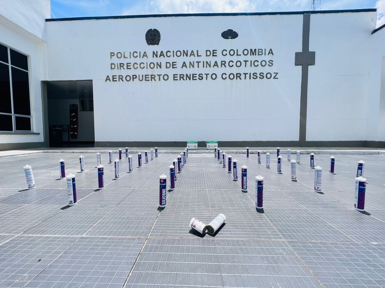 Dentro de unos tubos de silicona estaba camuflada la marihuana que iba a ser enviada a Valledupar.