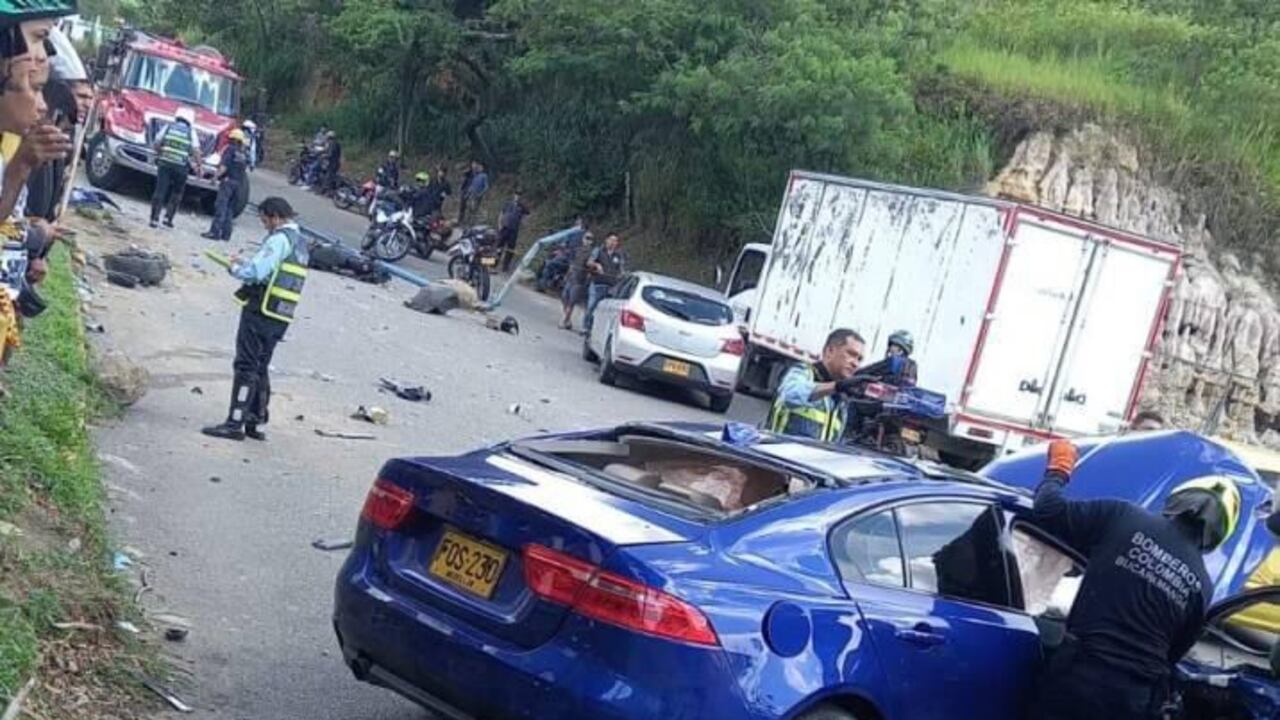 La primera hipótesis que se maneja como causa del siniestro es el exceso de velocidad.