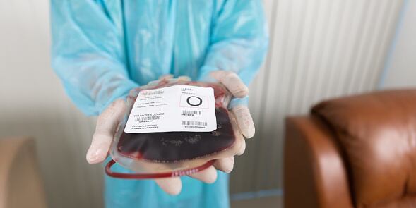 La ciencia divide en dos las clasificaciones más importantes para describir grupos sanguíneos en humanos: antígenos y el factor Rh.