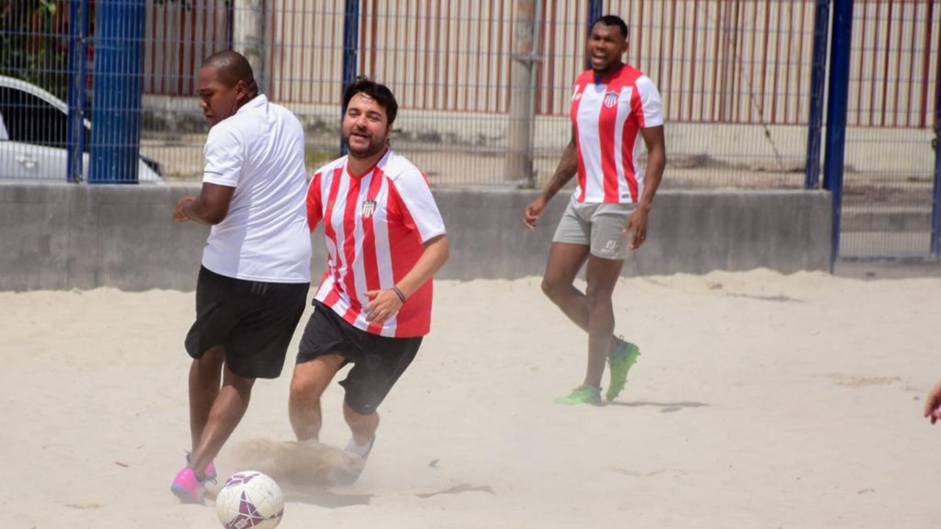 Anthony Zambrano, el atleta olímpico que descartó el fútbol y ganó en Tokio la medalla de plata en la final de 400 metros.