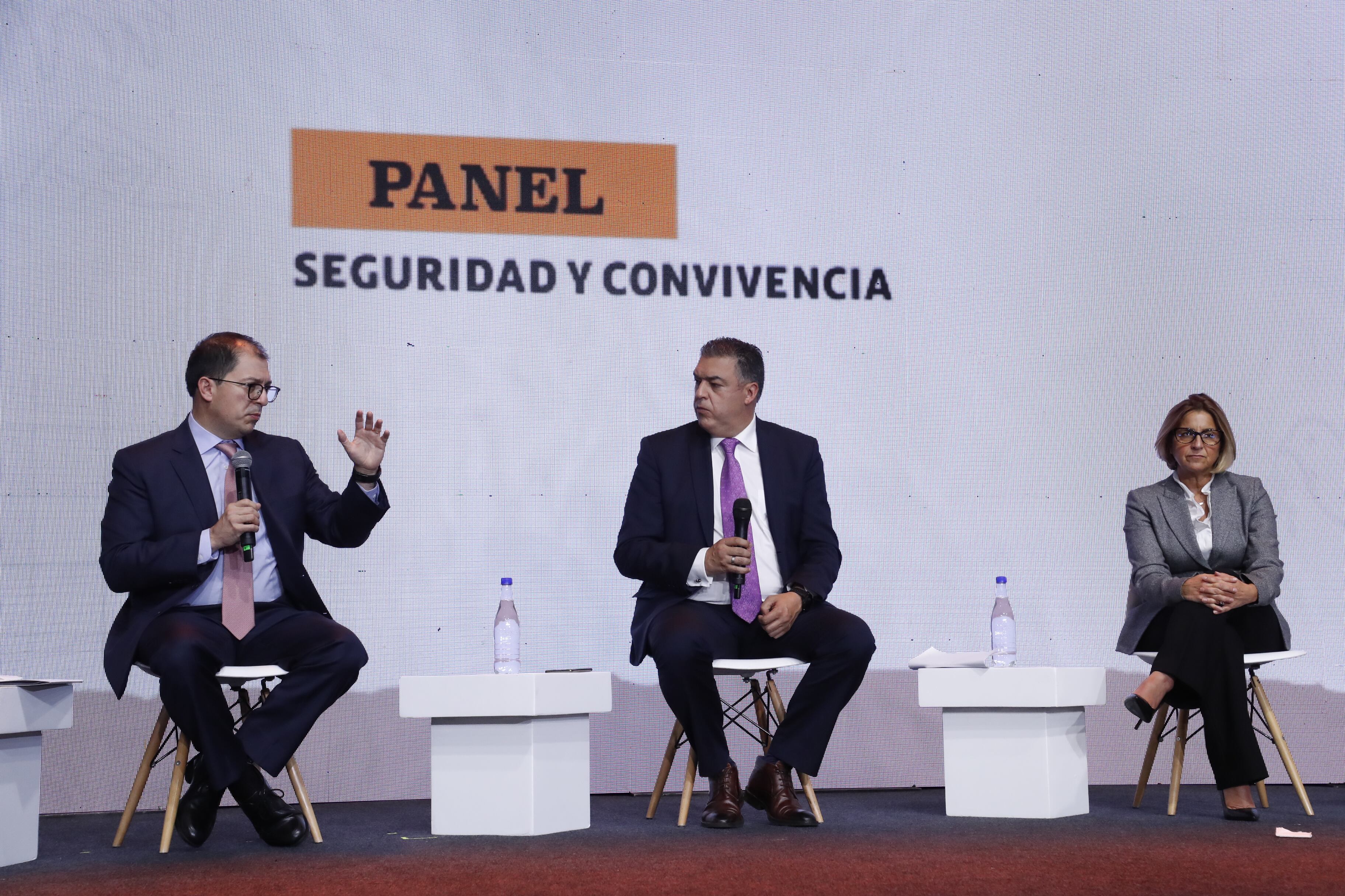 Diego Molano, ministro de Defensa  Francisco Barbosa, fiscal general de la Nación  María Victoria Llorente, directora de la Fundación Ideas para la Paz