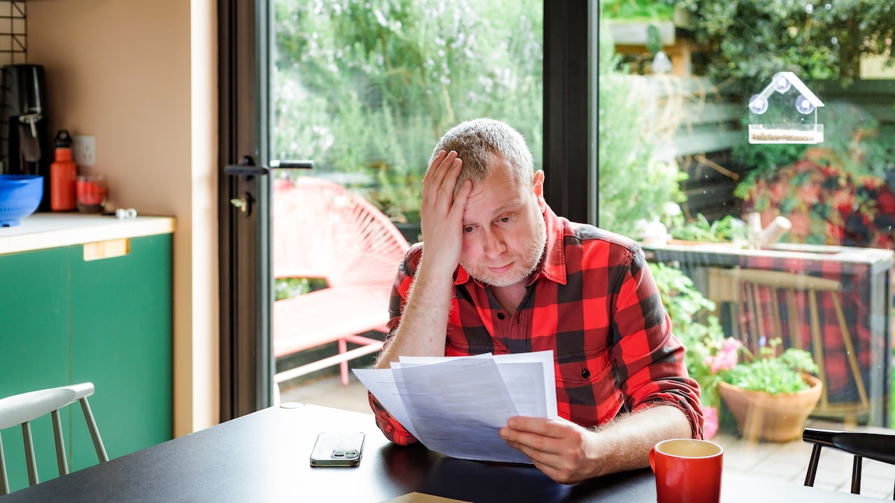 Retirar el enchufe cuando no se va a usar, más aún antes de dormir, disminuye la posibilidad de incidentes y ayuda a prolongar la vida útil del aparato.