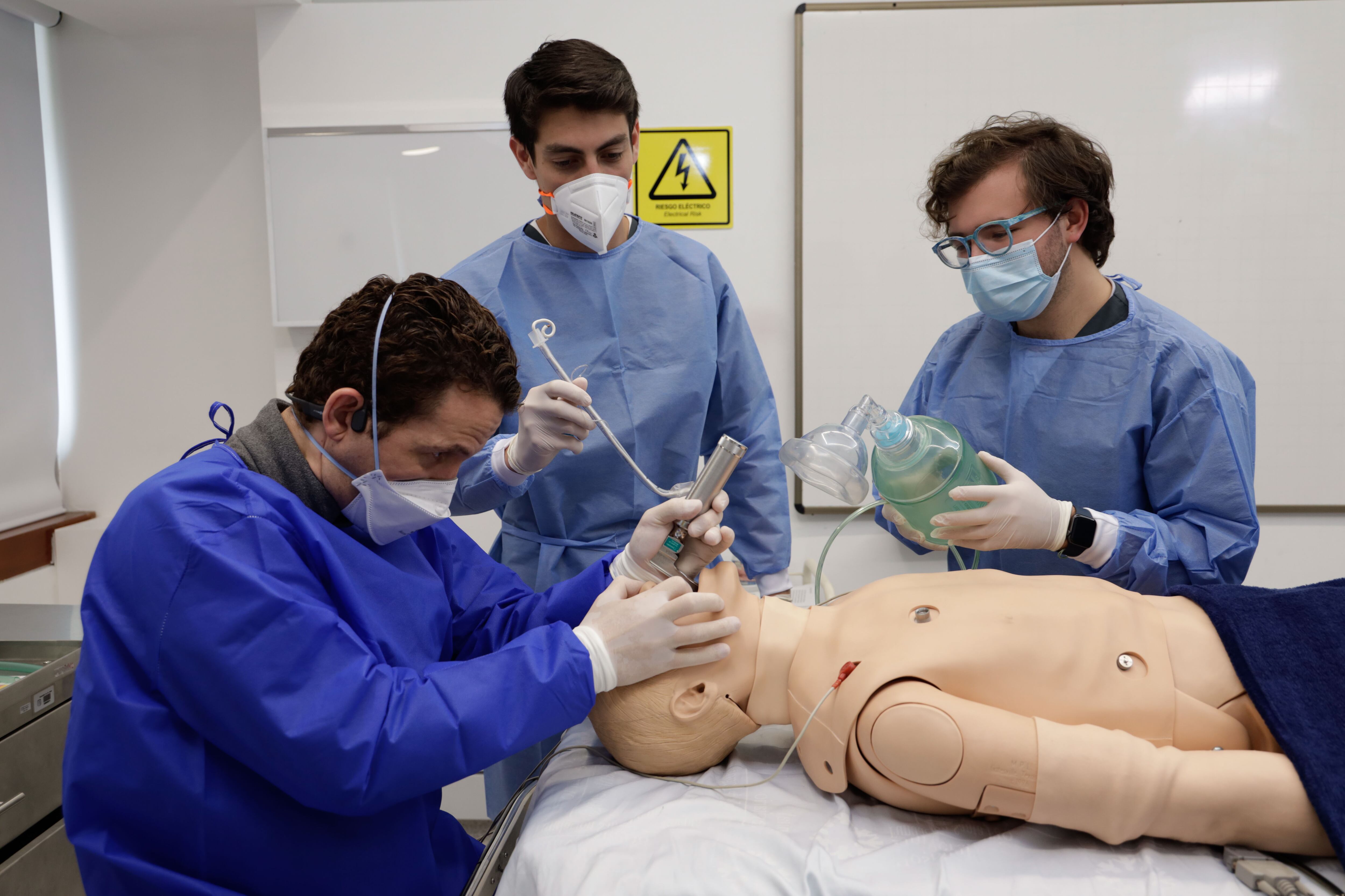 Actualmente, la Fundación Santa Fe es la única institución en Latinoamérica que ofrece servicios de neurocirugía soportada y realidad aumentada.