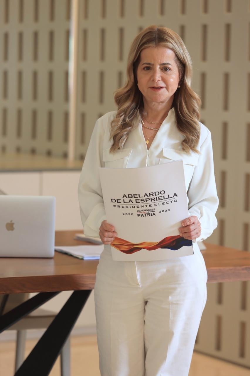 ministra de Transporte, Elsa Noguera.