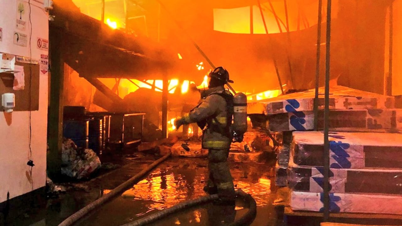 En un ejercicio de control político realizado en el Consejo de Bogotá este viernes, el cabildante María Victoria Vargas pidió a la alcaldesa Claudia López solicitar la renuncia o declarar insubsistente a Diego Moreno como director de bomberos.