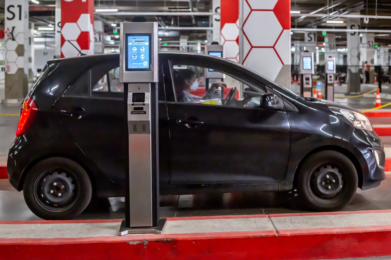 Máquinas en centro comercial El Eden