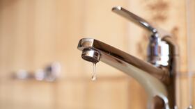 Trabajos técnicos en el sistema de acueducto obligarán a suspender temporalmente el suministro de agua en más de 100 barrios de Cartagena mientras se realizan obras de mantenimiento e interconexión.