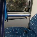 El bus que trasladaba a los jugadores de Millonarios fue atacado en su llegada a El Campín. Foto: Twitter @Rafa_Puentes