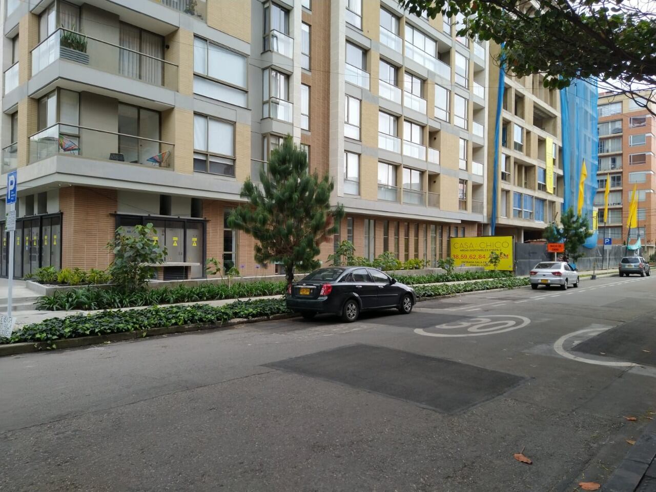 Zona de Parqueo Pago ubicada en la carrera 21, entre calles 95 y 96.