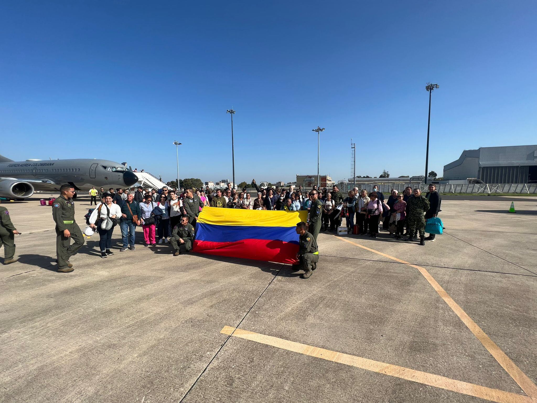 Colombianos que venían de Israel ya están en Portugal.