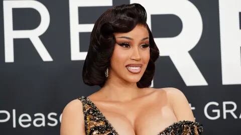 Cardi B revela la drástica decisión que tomó sobre su cuerpo por salud.