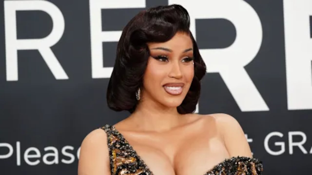 Cardi B revela la drástica decisión que tomó sobre su cuerpo por salud.