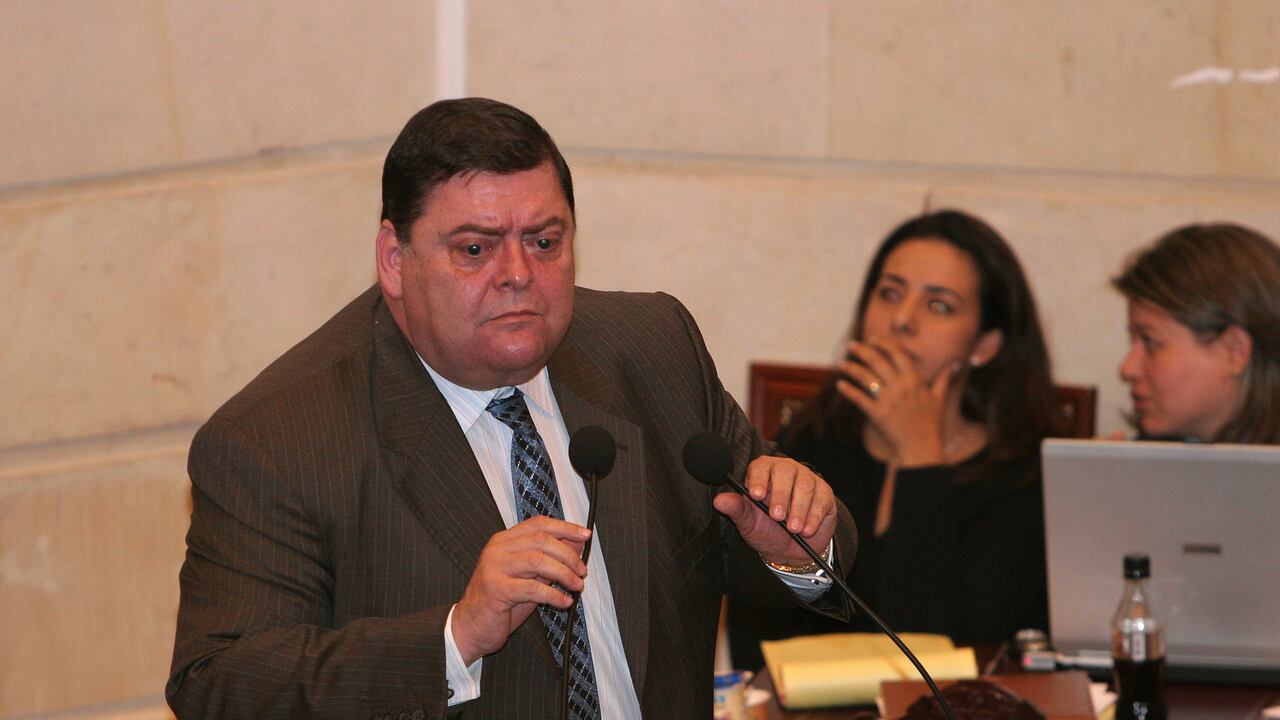 ALVARO GARCIA ROMERO-SENADOR
DEBATE DE GUSTAVO PETRO CONTRA PARAMILITARISMO EN EL CONGRESO
BOGOTA, OCTUBRE 18 DE 2006
FOTO LEON DARIO PELAEZ- SEMANA