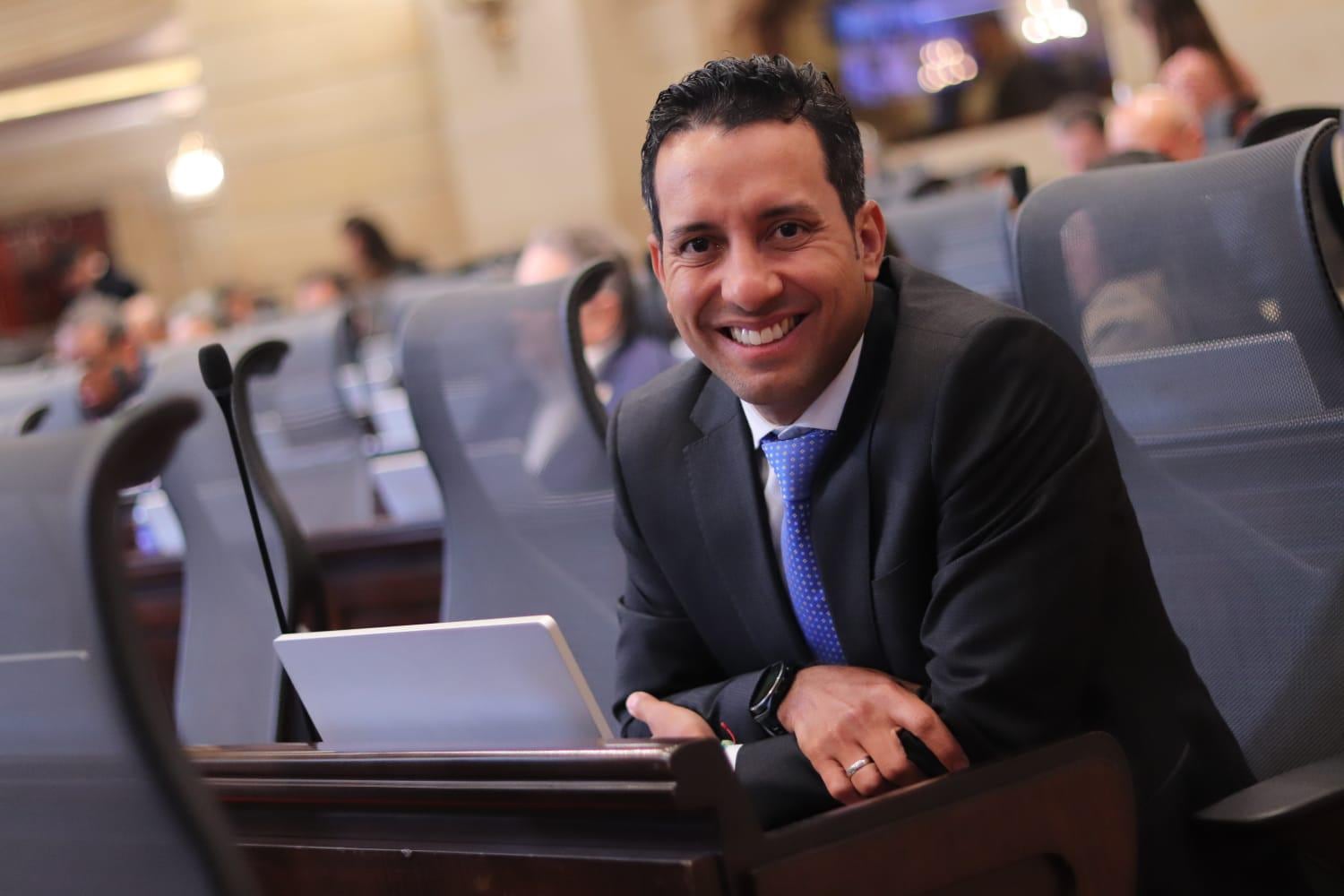 El nuevo presidente de la Cámara, Julián López.