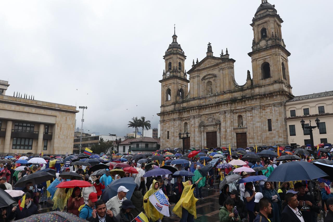 Marchas en apoyo al expresidente Álvaro Uribe en Bogotá, Plaza de Bolívar