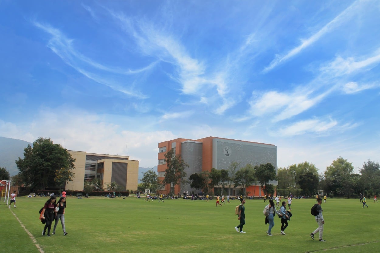 La característica principal de los profesionales de esta institución es el compromiso con el desarrollo humano sostenible.