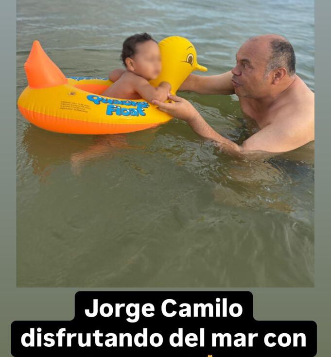 El padre de Luis Andrés Colmenares presumió a su pequeño hijo en medio de sus vacaciones en la playa.