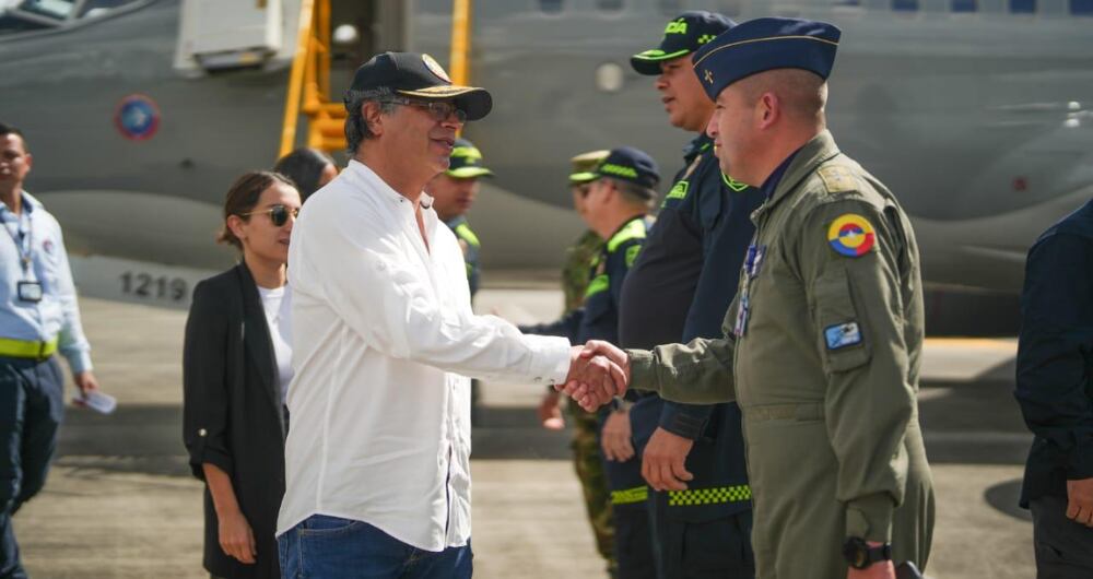 Presidente Gustavo Petro llegó al aeropuerto José María Córdova de Rionegro para desplazarse hacia Jericó.