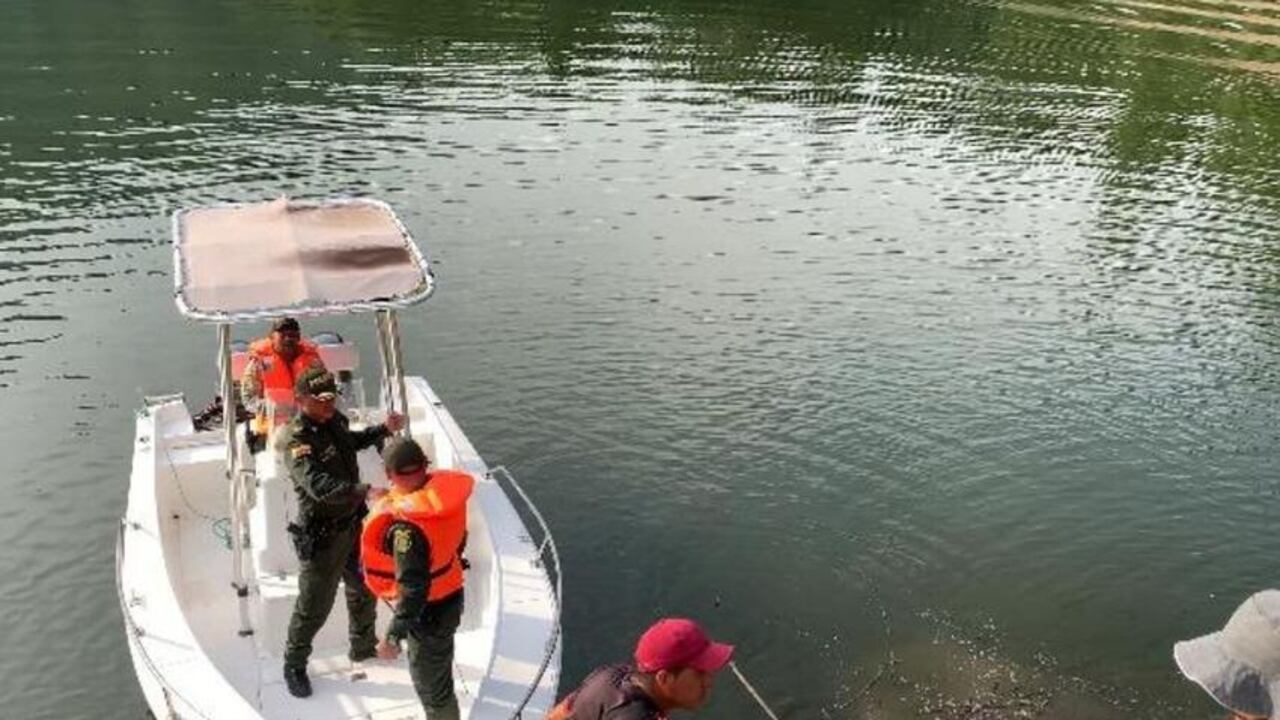 La Policía es la única que ha hecho acto de presencia para intentar encontrar al joven
