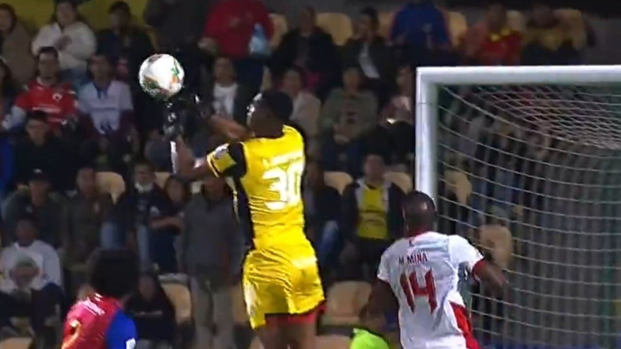 Insólito gol al América.