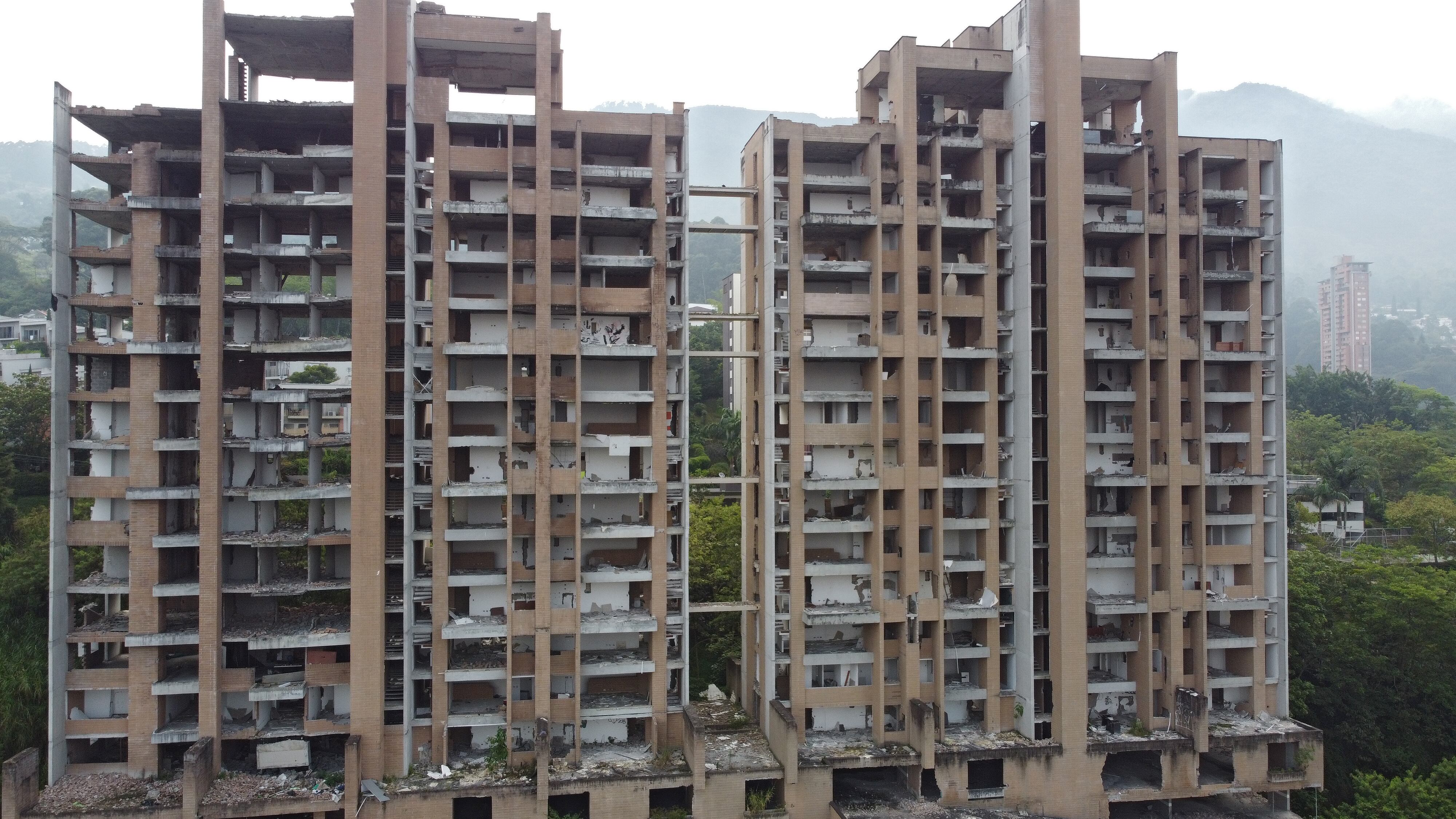 Estudio revela los graves daños estructurales del edificio Continental Towers 
Medellín El Poblado 
octubre 12 del 2022
Foto Guillermo Torres / Semana