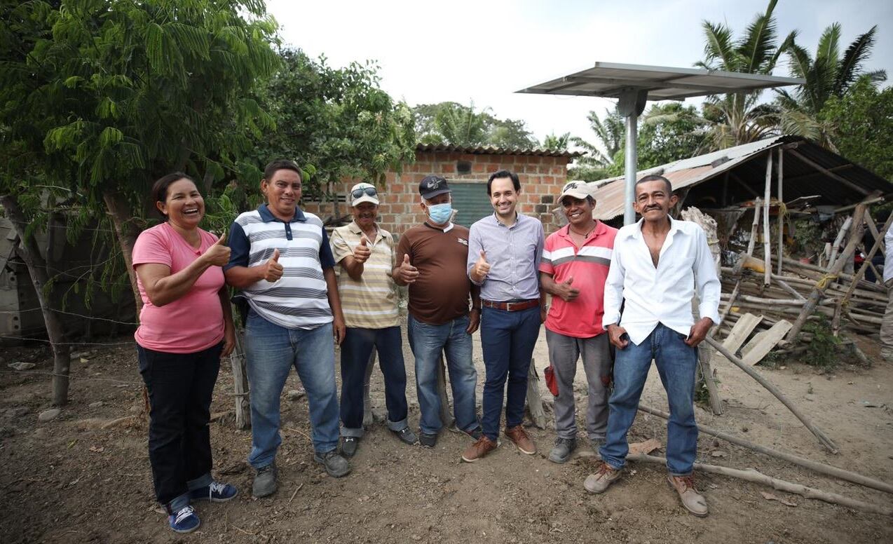 El Gobierno ha cumplido el 73 % de la meta que se trazó de llevar energía a 100.000 hogares a agosto de 2022. Foto: MinEnergía