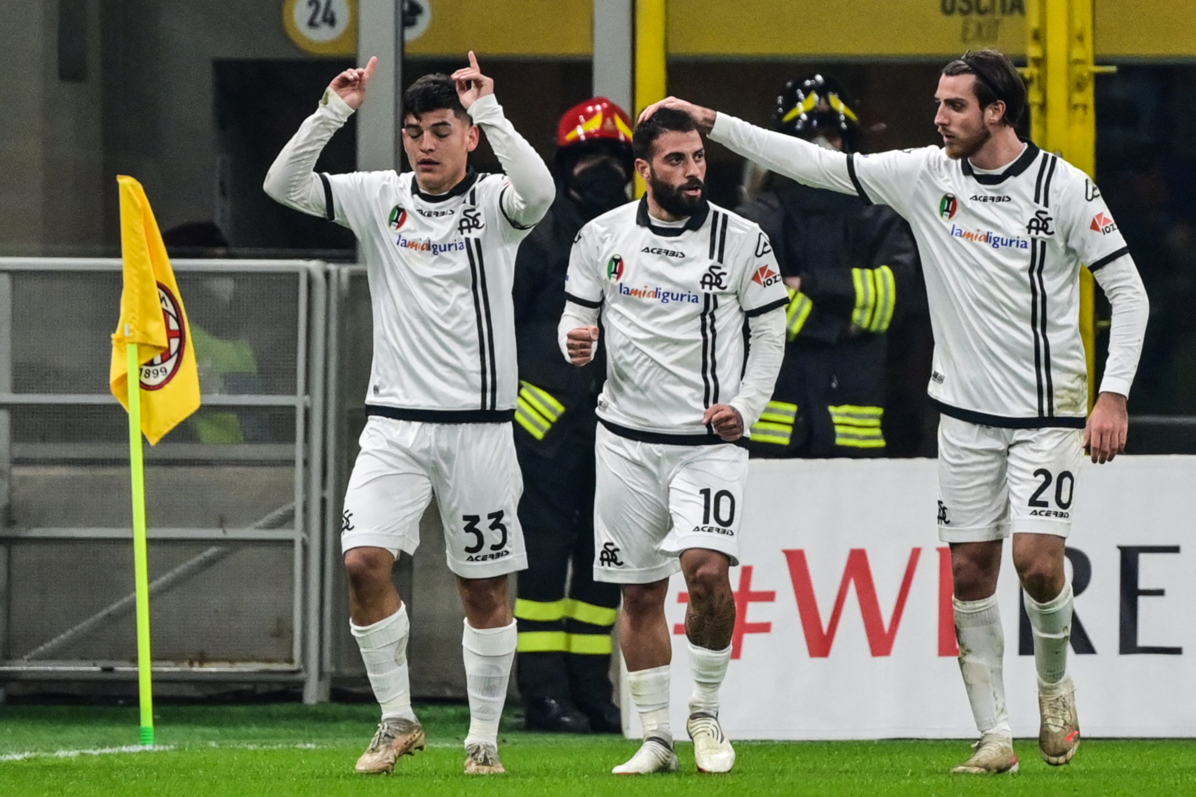 Kevin Agudelo le dio la victoria al Spezia en San Siro