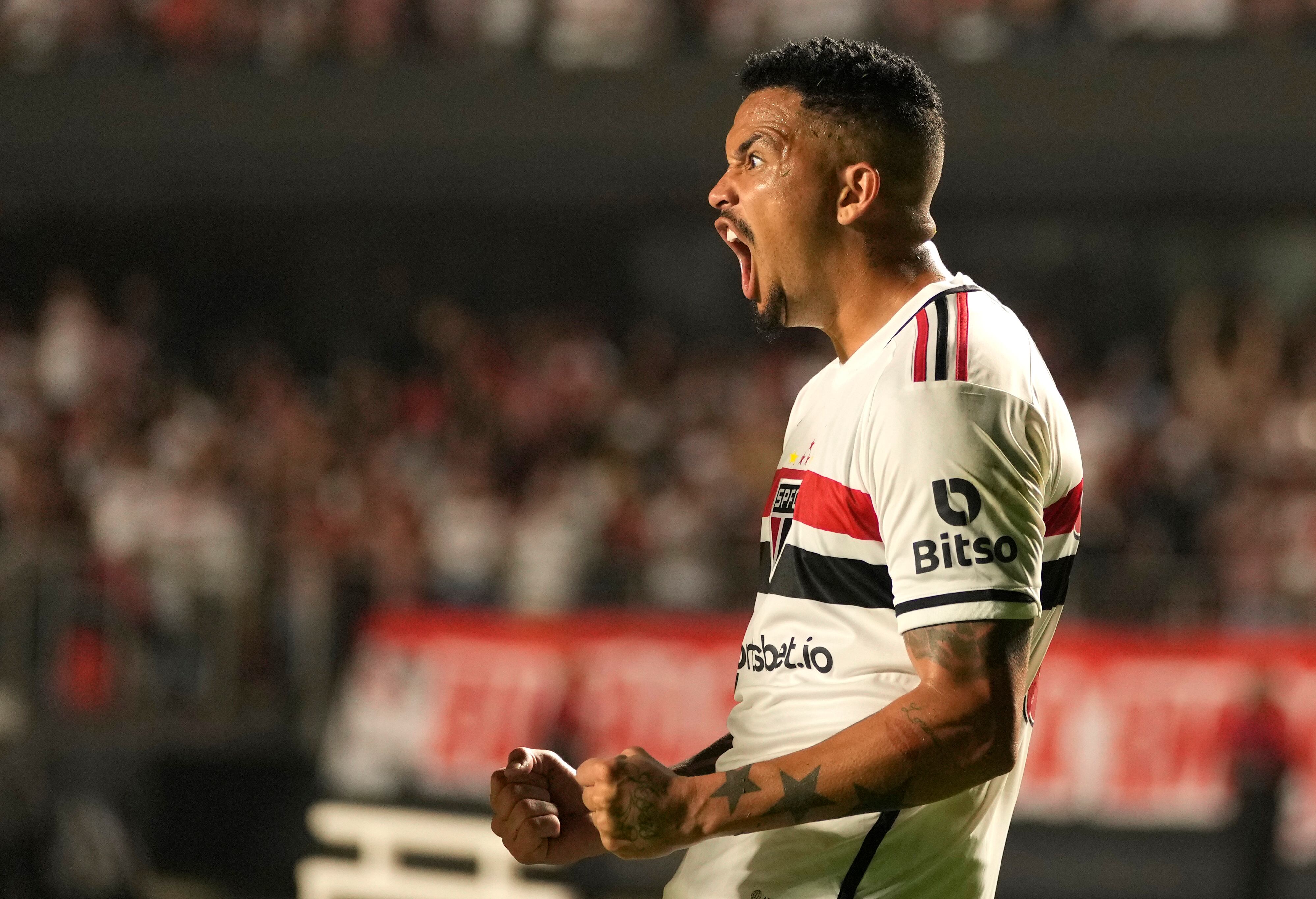 Sao Paulo vs San Lorenzo: Luciano festejando el segundo gol que le dio la clasificación.