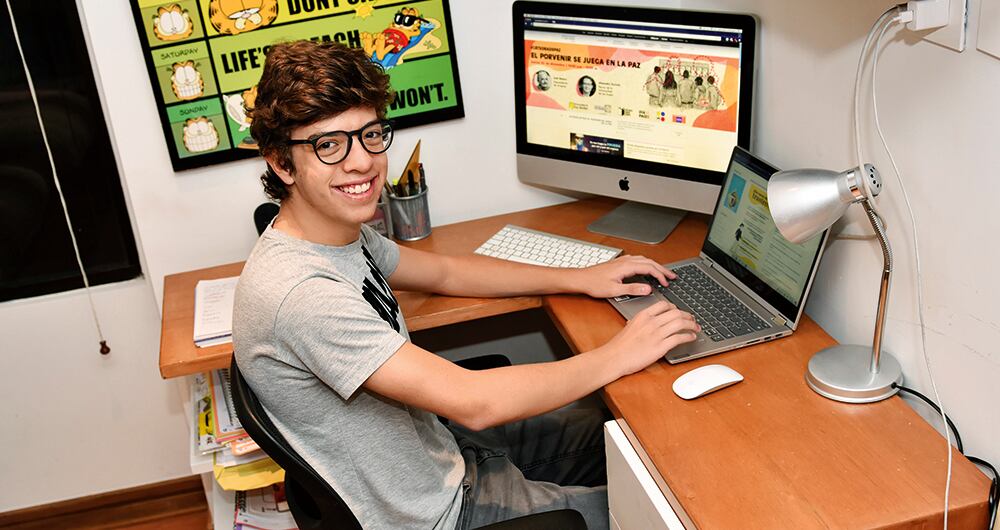  Francisco Zambrano está por culminar su primer semestre de Derecho, sin embargo aún no conoce los salones de su universidad ni a ningún compañero personalmente.