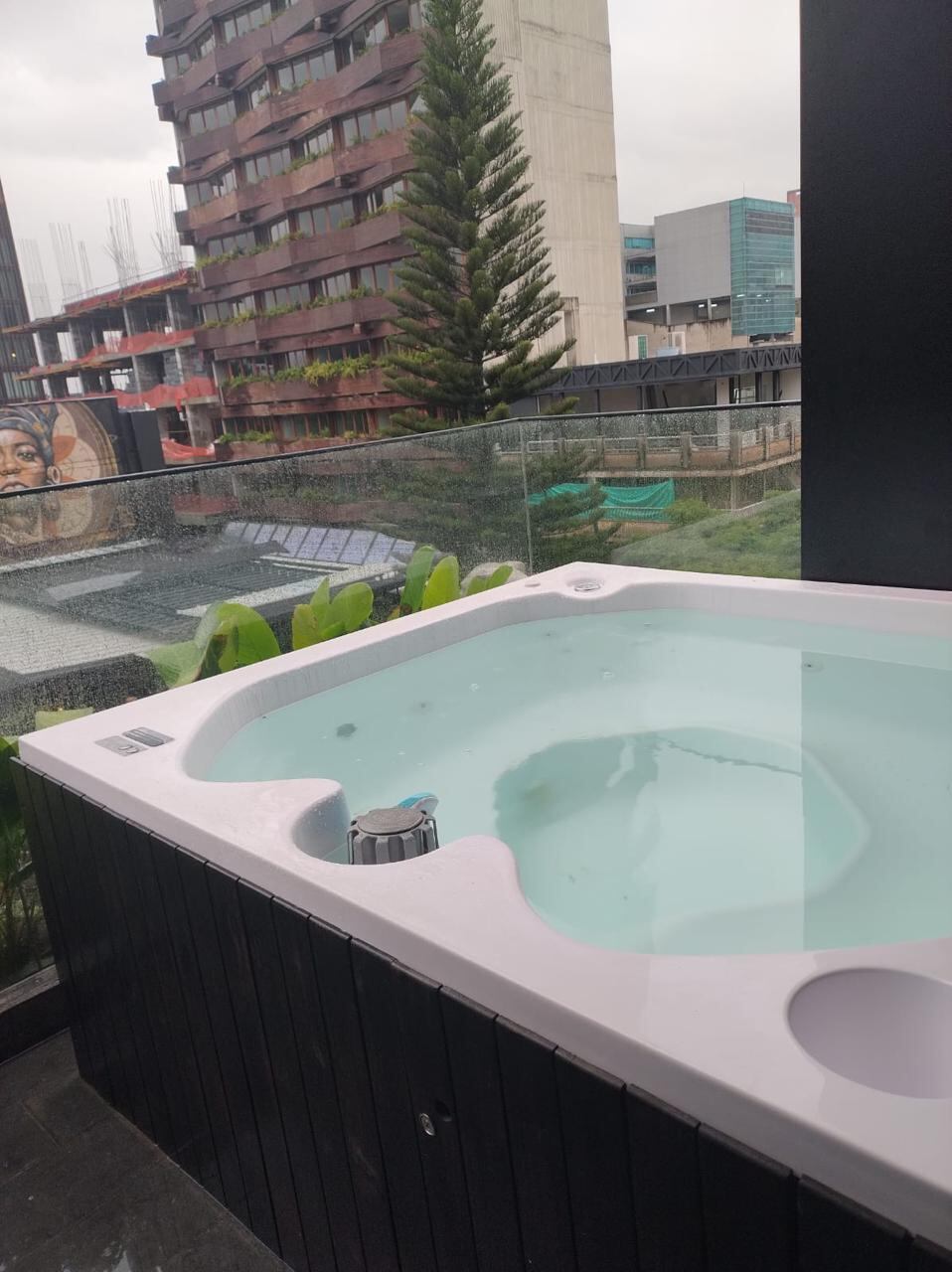 Es fue el jacuzzi donde fue sorprendido Timothy Alan Livingston con las menores.