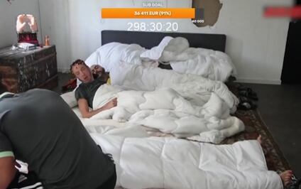 Uno de sus compañeros intentó despertarlo pero ya había fallecido