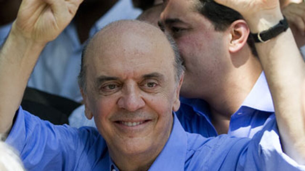 Aunque el senador brasileño José Serra ha sido históricamente adversario del PT, Partido de los Trabajadores, anunció que apoyará a Lula en segunda vuelta.