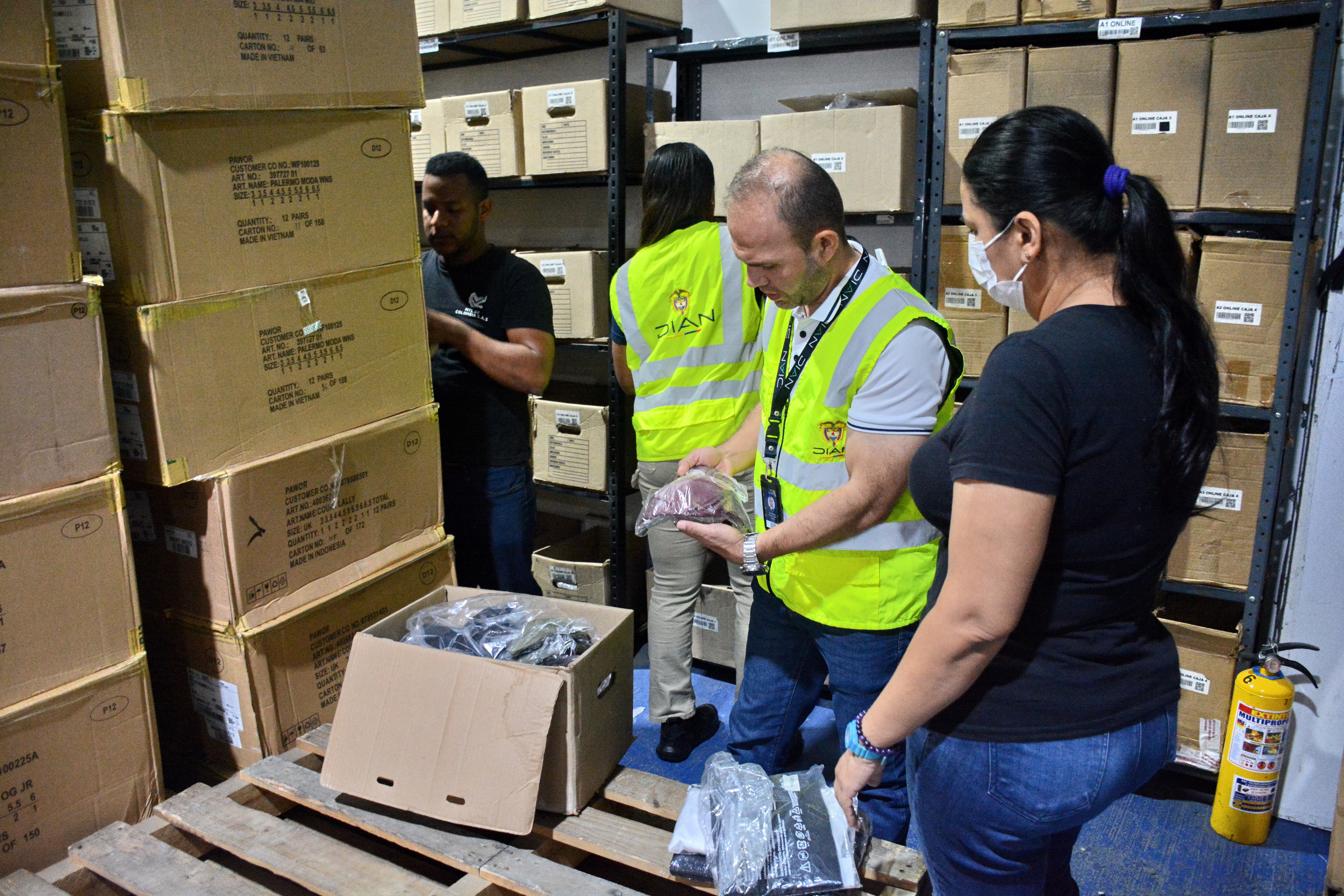 Presuntas irregularidades en la manipulación del sistema de importaciones de la Dian