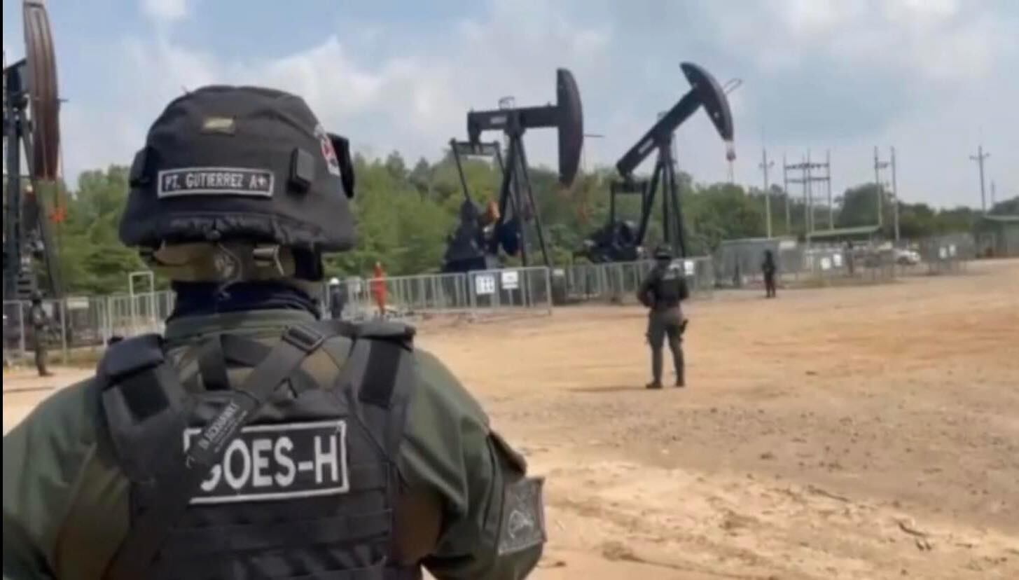 Las autoridades custodian las instalaciones de la empresa afectada.